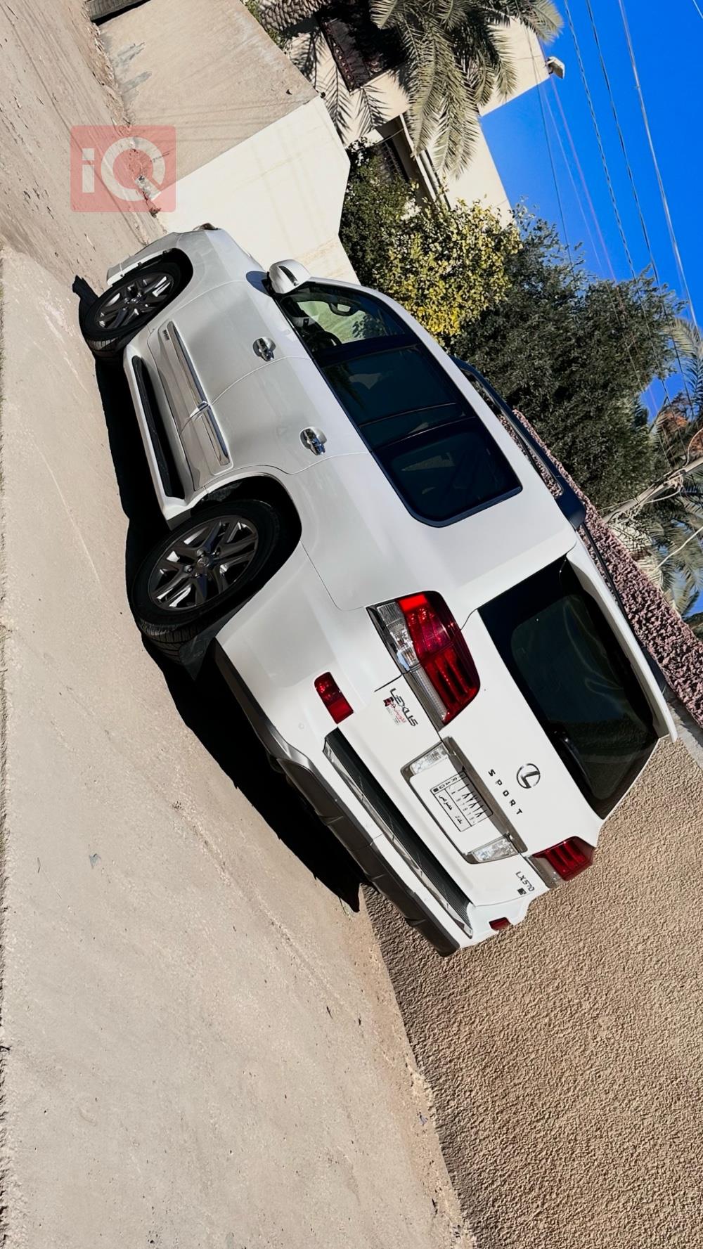 Lexus LX